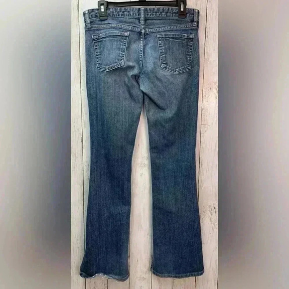 Uniqlo jeans size 6 bootcut/ dark wash - Picture 2 of 9